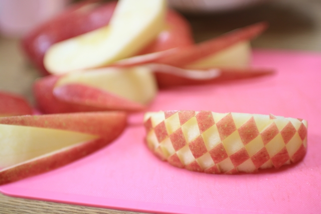 りんごの飾り切り
